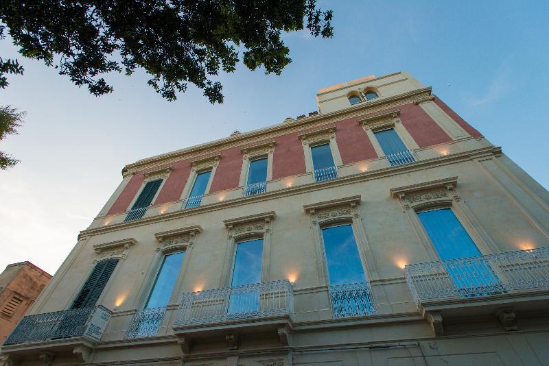 Le Bifore Charming House เลชเช ภายนอก รูปภาพ